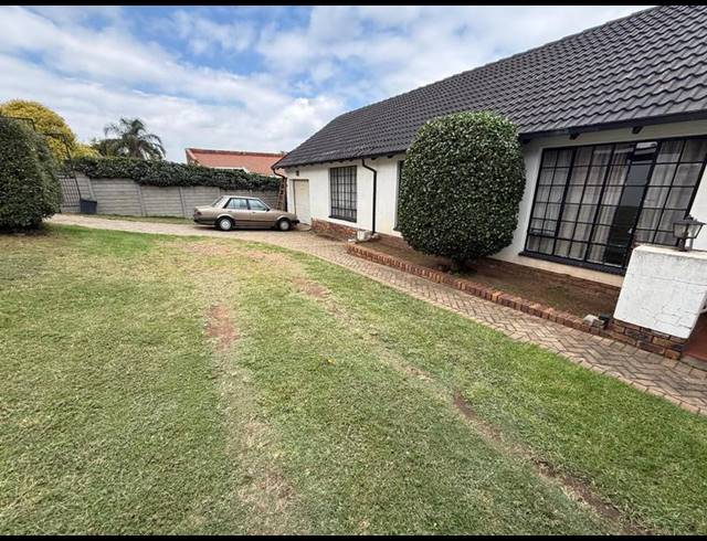 3 BEDROOM HOUSE FOR SALE IN WINCHESTER HILLS EXT 3